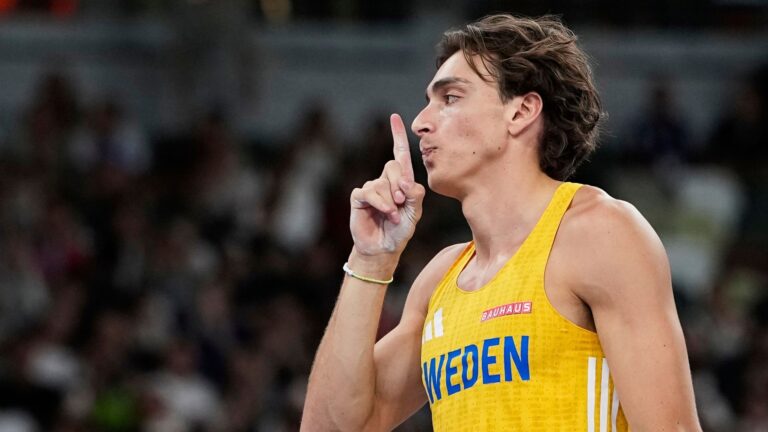 Armand Duplantis Resmi Pecahkan Rekor Lompat Galah ke-14