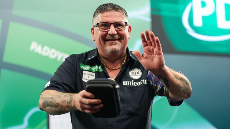 Gary Anderson Melaju ke Semi-Final Kejuaraan Darts Dunia ke-8
