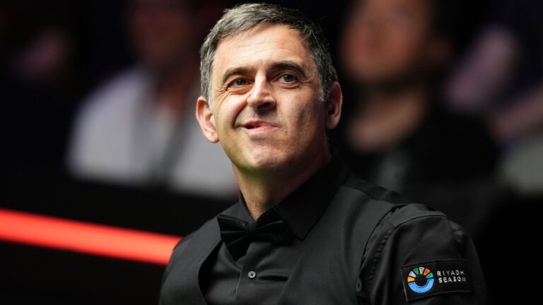 O’Sullivan overcomes Crucible misstep to lead World Championship opener